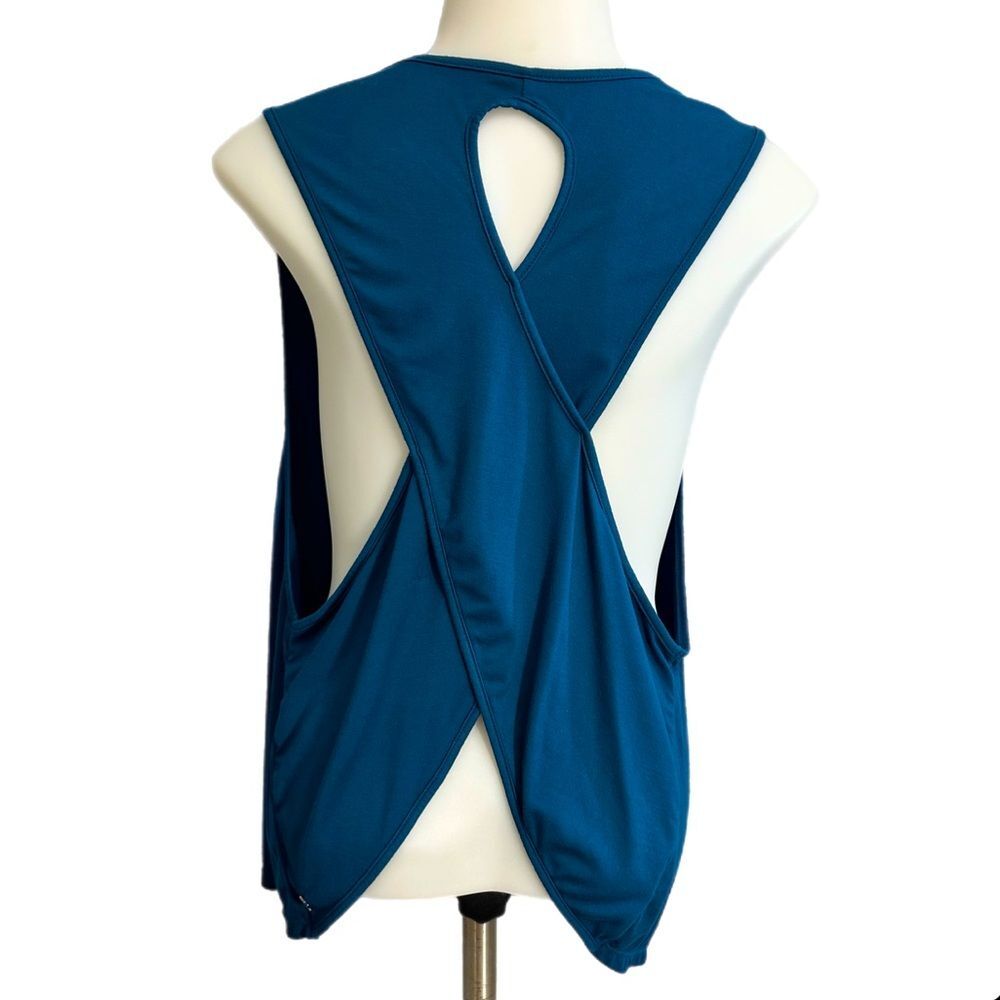 BuffBunny Teal Blue Crossback Tank Top sz Medium